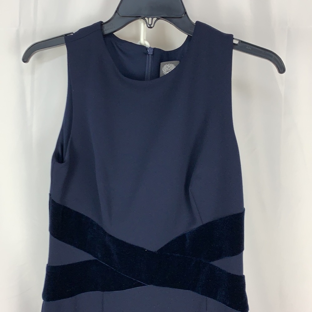 🆕Vince Camuto round neck navy dress size 4